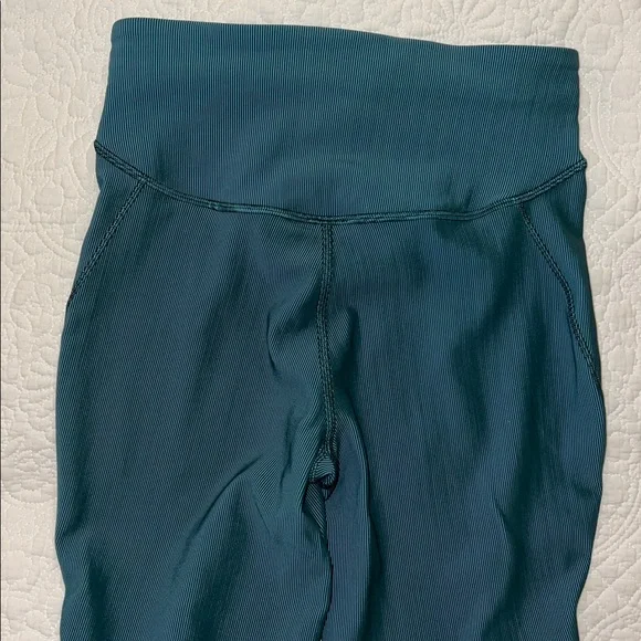 Lululemon Base Pace High-Rise Leggings size 6 25" *Two-Tone Ribbed - Picture 6 of 12